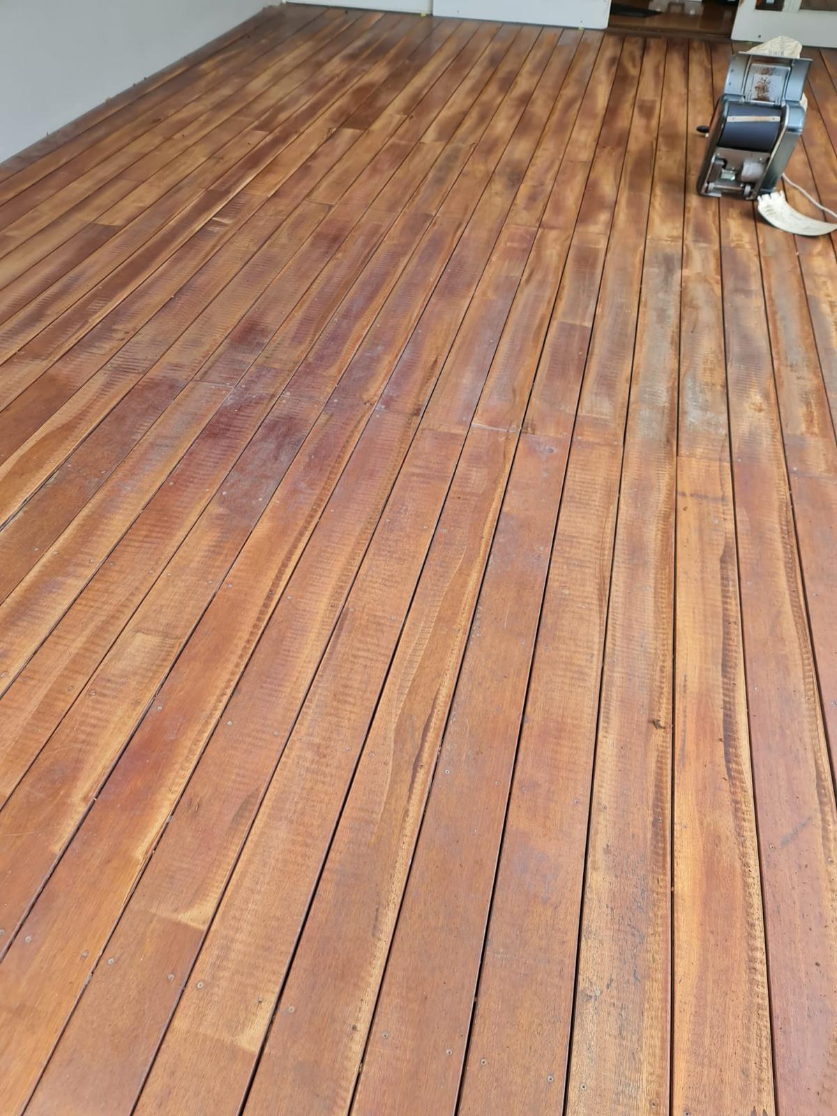 Timber Staining and Varnishing (35)